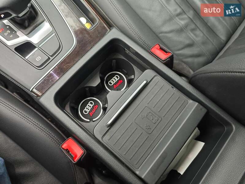 Внедорожник / Кроссовер Audi Q5 2019 в Киеве