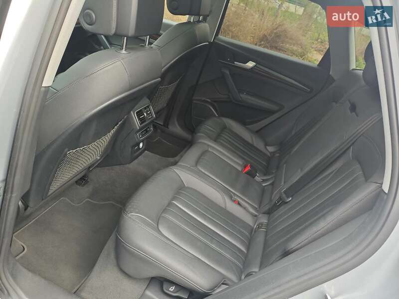 Внедорожник / Кроссовер Audi Q5 2019 в Киеве