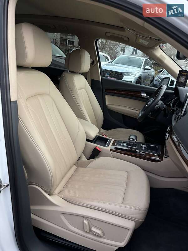 Позашляховик / Кросовер Audi Q5 2017 в Стрию