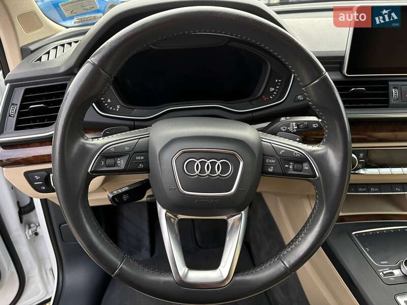 Позашляховик / Кросовер Audi Q5 2017 в Стрию