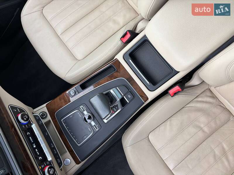 Позашляховик / Кросовер Audi Q5 2017 в Стрию