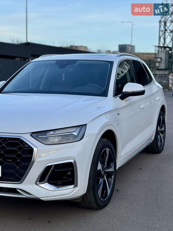 Внедорожник / Кроссовер Audi Q5 2023 в Ровно
