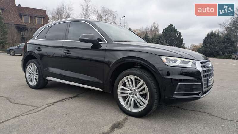 Внедорожник / Кроссовер Audi Q5 2018 в Ахтырке