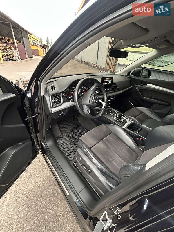 Внедорожник / Кроссовер Audi Q5 2018 в Житомире