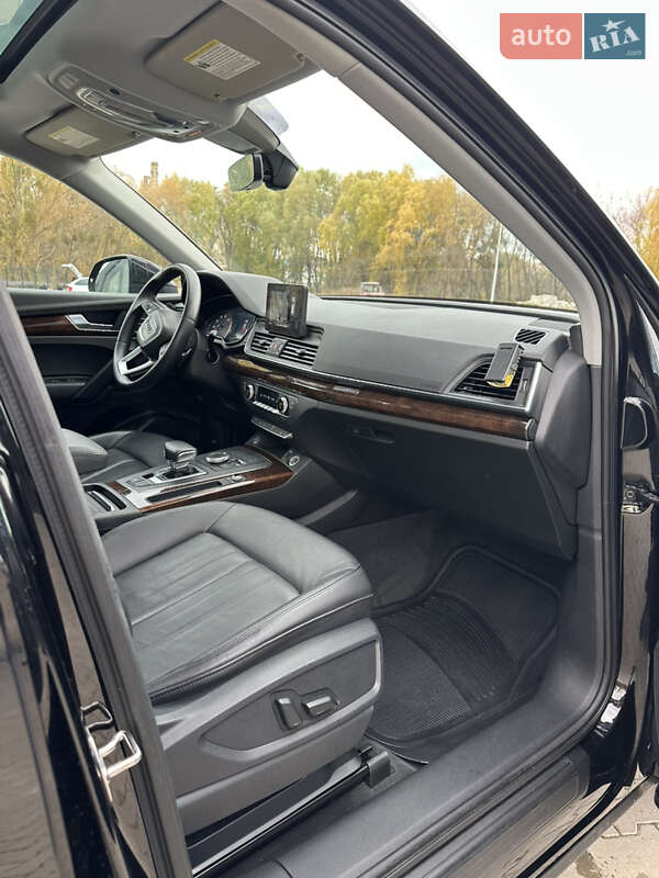 Внедорожник / Кроссовер Audi Q5 2019 в Киеве