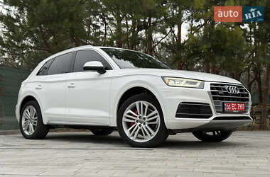 Позашляховик / Кросовер Audi Q5 2018 в Луцьку