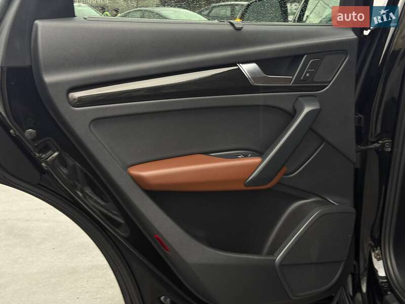 Внедорожник / Кроссовер Audi Q5 2018 в Ровно