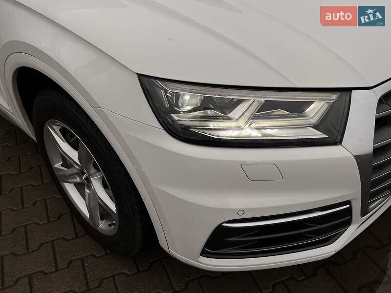 Внедорожник / Кроссовер Audi Q5 2017 в Житомире