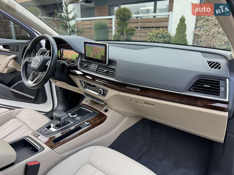 Внедорожник / Кроссовер Audi Q5 2018 в Стрые