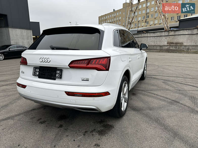 Внедорожник / Кроссовер Audi Q5 2017 в Киеве