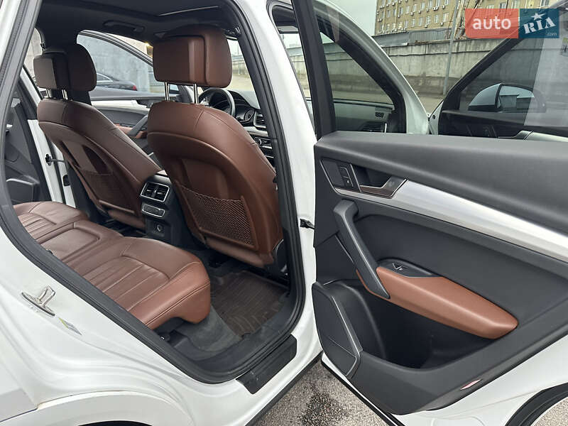 Внедорожник / Кроссовер Audi Q5 2017 в Киеве