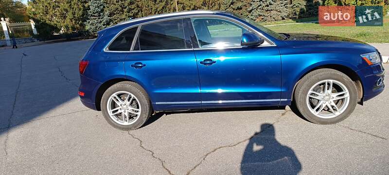 Внедорожник / Кроссовер Audi Q5 2013 в Желтых Водах
