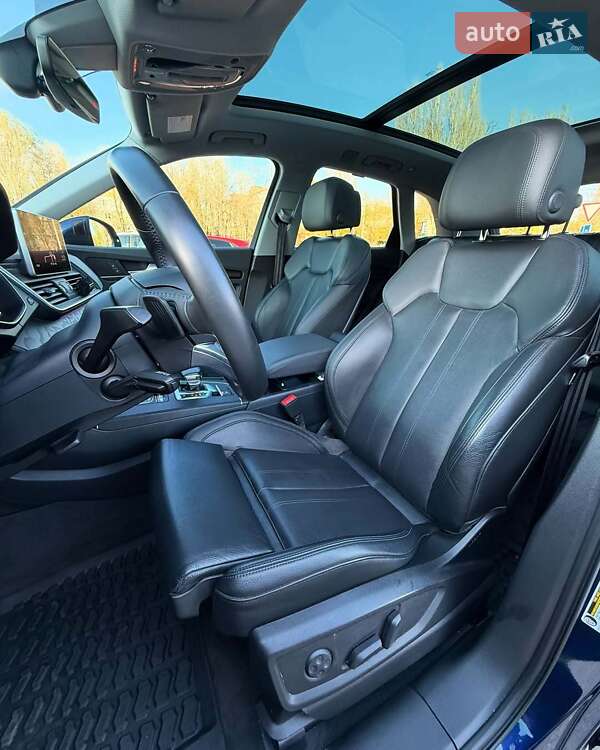 Внедорожник / Кроссовер Audi Q5 2017 в Львове