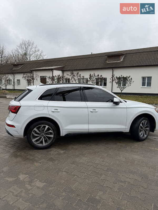 Внедорожник / Кроссовер Audi Q5 2020 в Нетешине