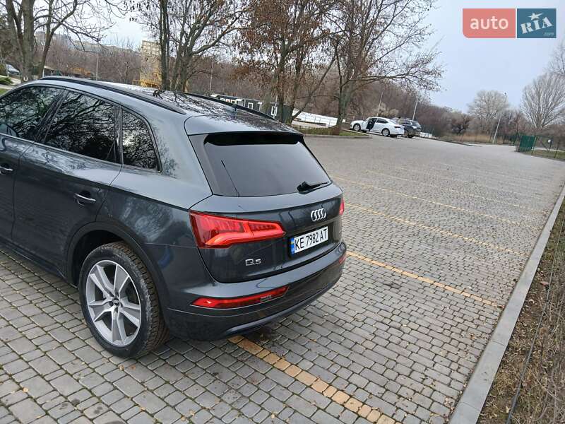 Внедорожник / Кроссовер Audi Q5 2019 в Каменском