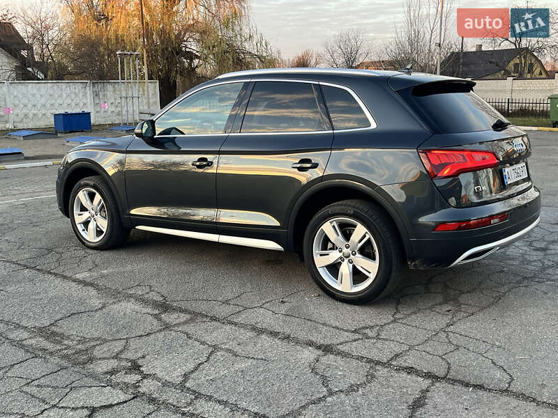 Внедорожник / Кроссовер Audi Q5 2017 в Василькове