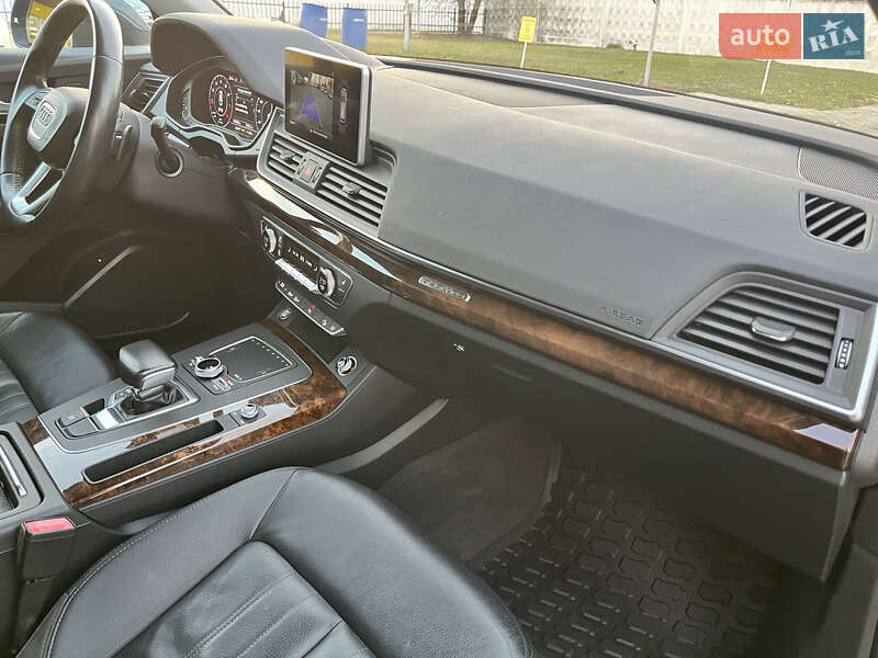 Внедорожник / Кроссовер Audi Q5 2017 в Василькове