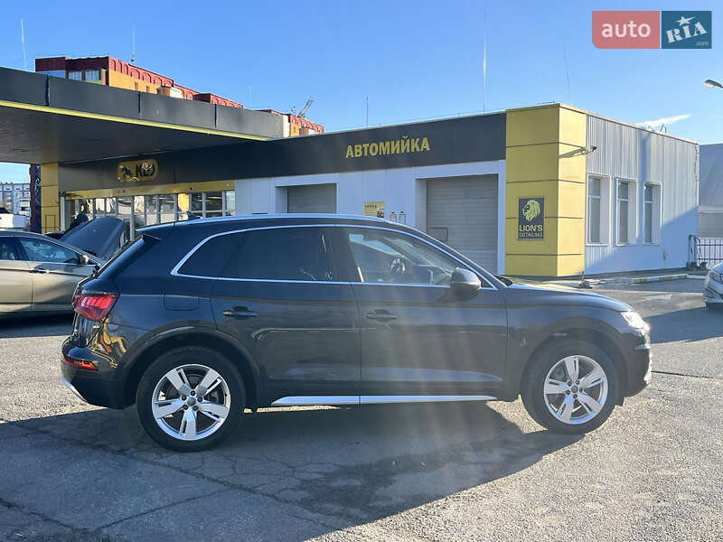 Внедорожник / Кроссовер Audi Q5 2017 в Василькове