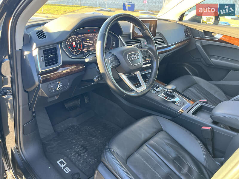 Внедорожник / Кроссовер Audi Q5 2017 в Василькове