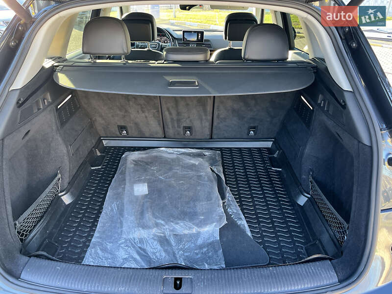 Внедорожник / Кроссовер Audi Q5 2017 в Василькове