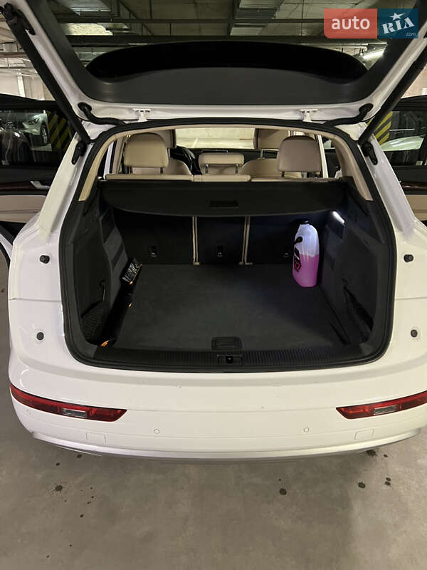 Внедорожник / Кроссовер Audi Q5 2017 в Львове