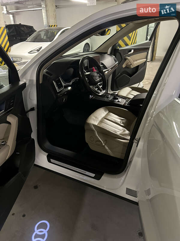 Внедорожник / Кроссовер Audi Q5 2017 в Львове