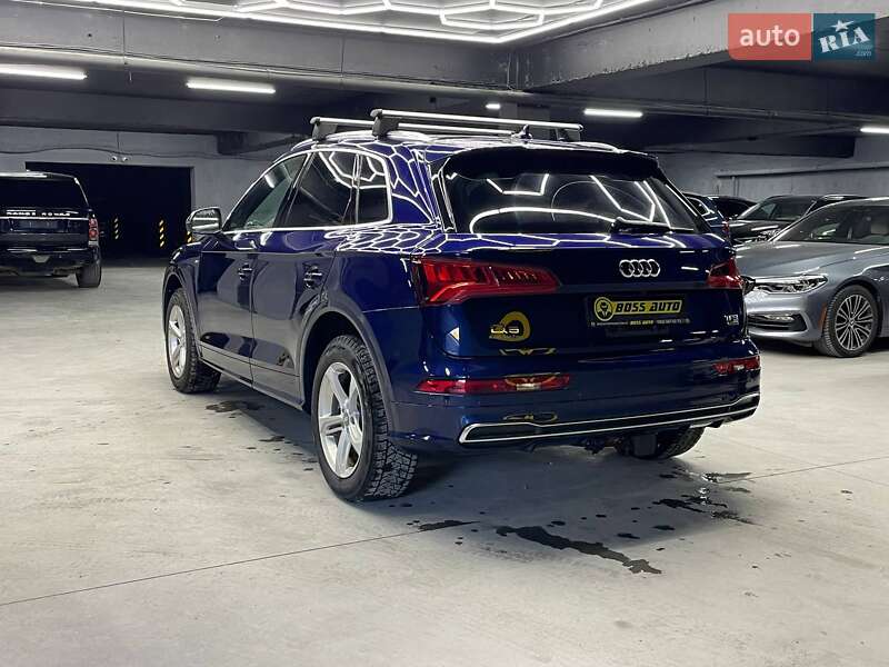 Внедорожник / Кроссовер Audi Q5 2017 в Черновцах