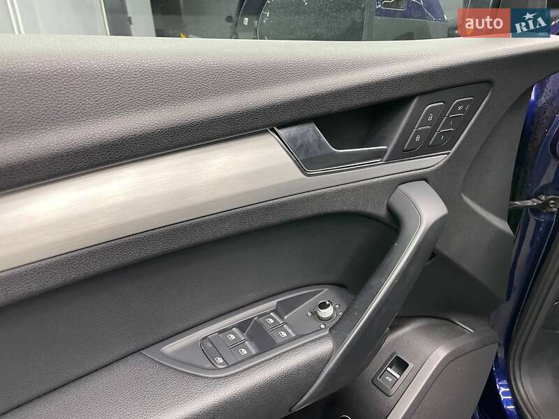 Внедорожник / Кроссовер Audi Q5 2017 в Черновцах