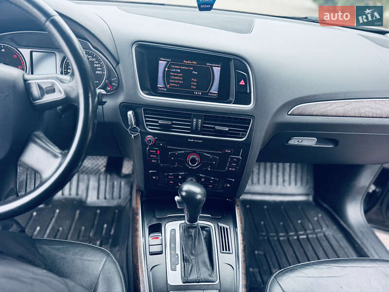 Внедорожник / Кроссовер Audi Q5 2010 в Львове