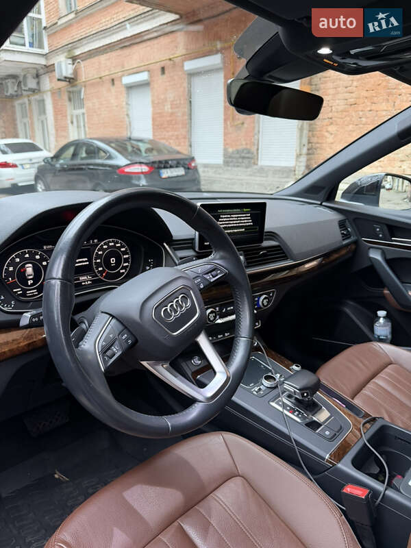 Внедорожник / Кроссовер Audi Q5 2017 в Киеве