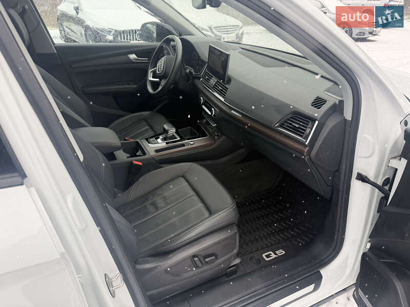 Внедорожник / Кроссовер Audi Q5 2023 в Киеве