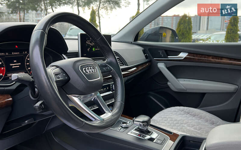 Внедорожник / Кроссовер Audi Q5 2017 в Львове