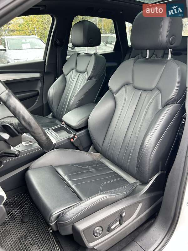 Внедорожник / Кроссовер Audi Q5 2017 в Сумах