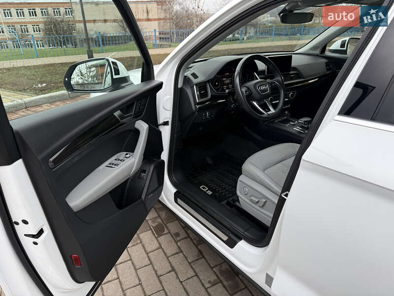 Внедорожник / Кроссовер Audi Q5 2018 в Харькове