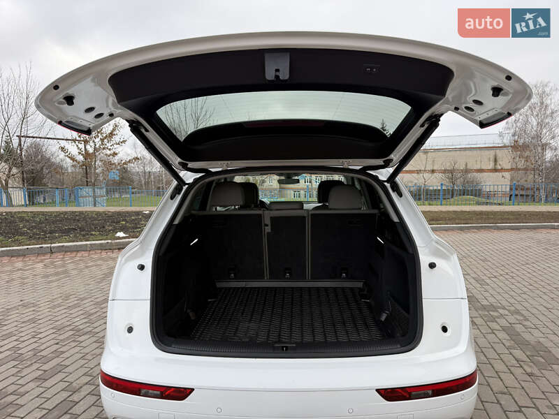 Внедорожник / Кроссовер Audi Q5 2018 в Харькове