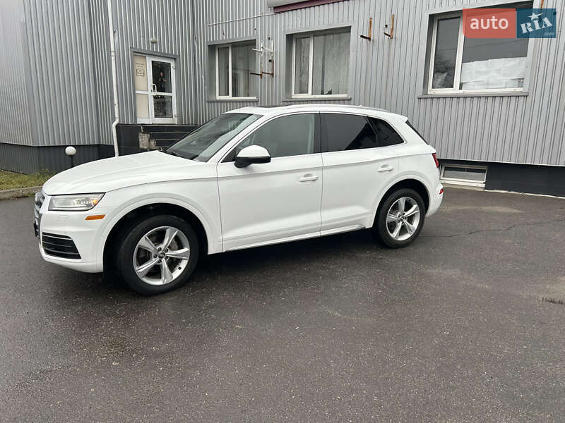 Внедорожник / Кроссовер Audi Q5 2018 в Сумах