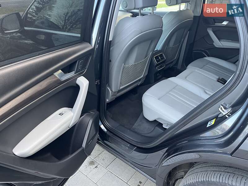 Внедорожник / Кроссовер Audi Q5 2017 в Луцке