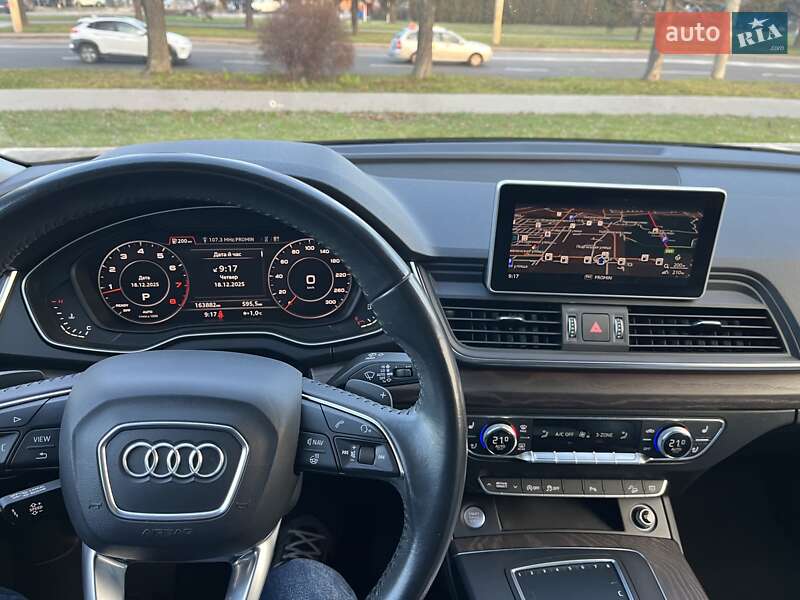 Внедорожник / Кроссовер Audi Q5 2017 в Луцке