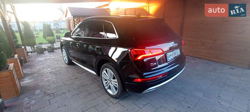 Внедорожник / Кроссовер Audi Q5 2018 в Житомире