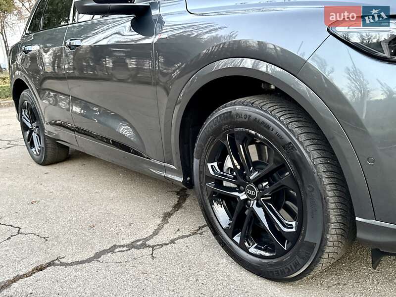 Внедорожник / Кроссовер Audi Q5 2025 в Киеве