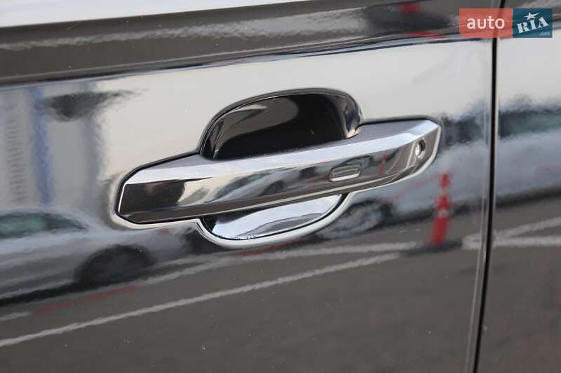 Внедорожник / Кроссовер Audi Q5 2020 в Киеве