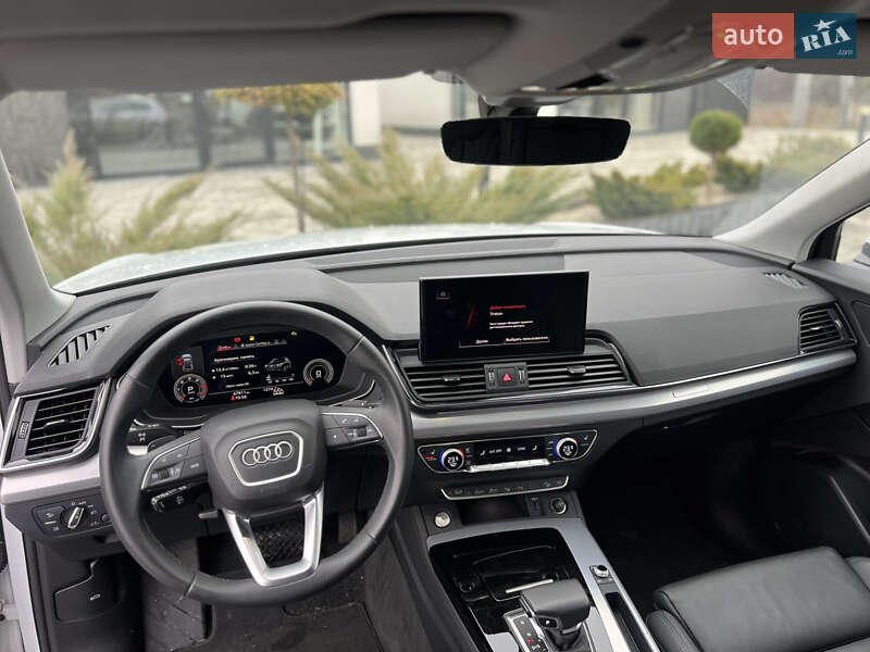 Внедорожник / Кроссовер Audi Q5 2023 в Ужгороде