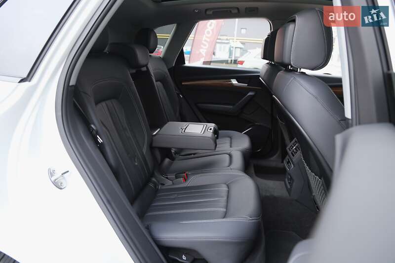 Внедорожник / Кроссовер Audi Q5 2023 в Киеве