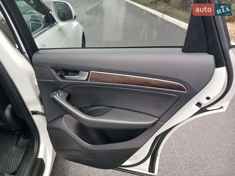 Внедорожник / Кроссовер Audi Q5 2014 в Киеве