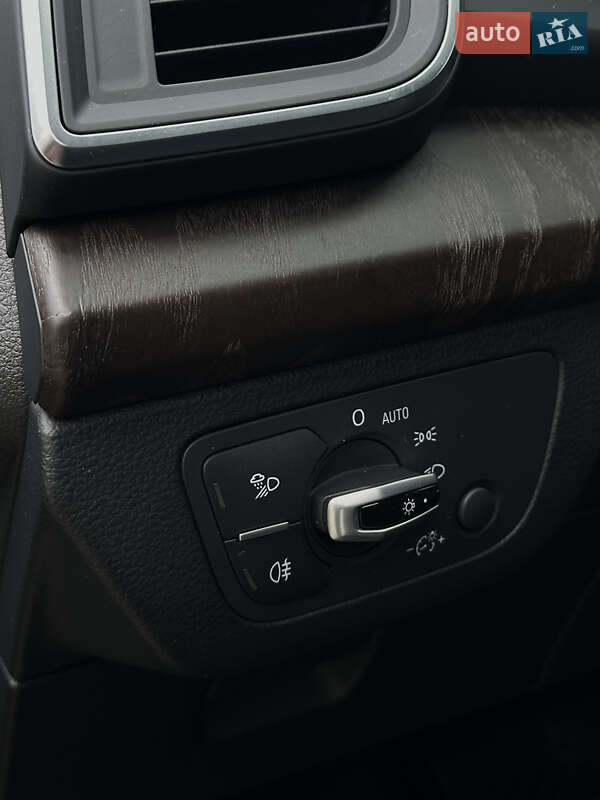 Внедорожник / Кроссовер Audi Q5 2017 в Луцке