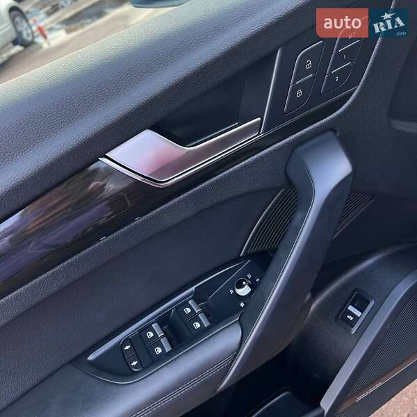 Внедорожник / Кроссовер Audi Q5 2019 в Чернигове