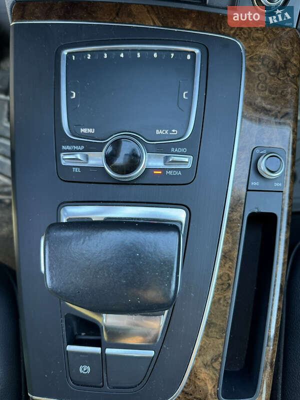 Внедорожник / Кроссовер Audi Q5 2017 в Новояворовске