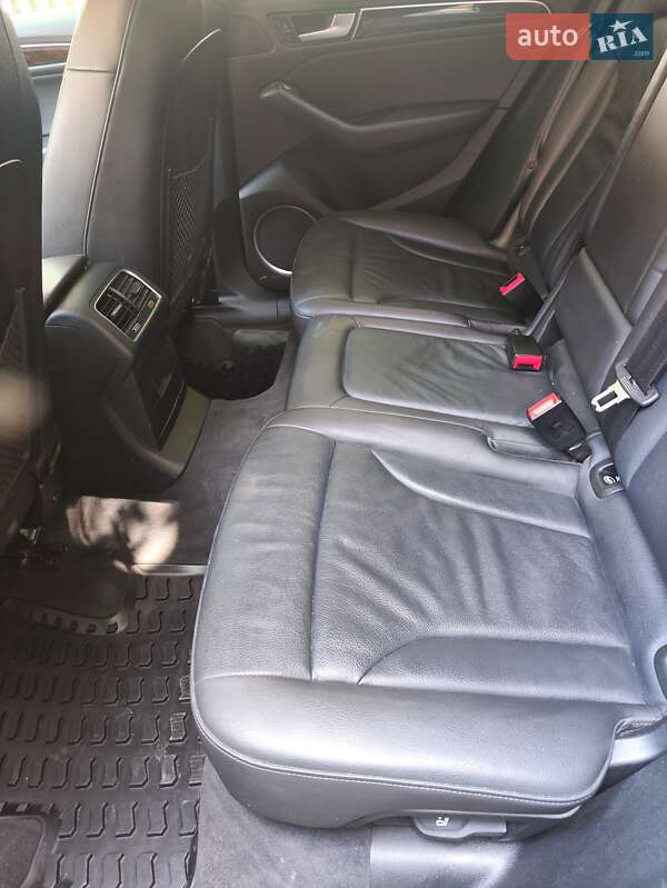 Внедорожник / Кроссовер Audi Q5 2015 в Ужгороде