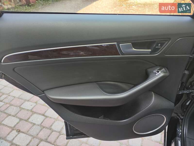 Внедорожник / Кроссовер Audi Q5 2015 в Ужгороде