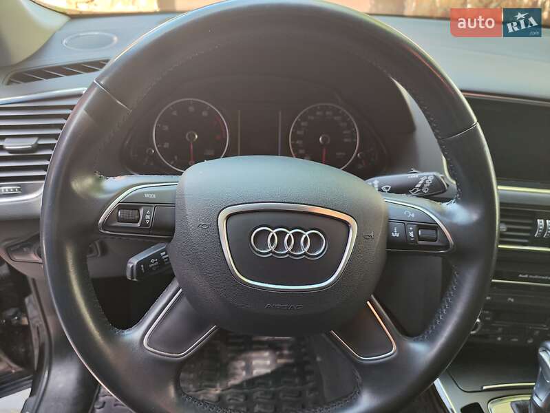 Внедорожник / Кроссовер Audi Q5 2015 в Ужгороде